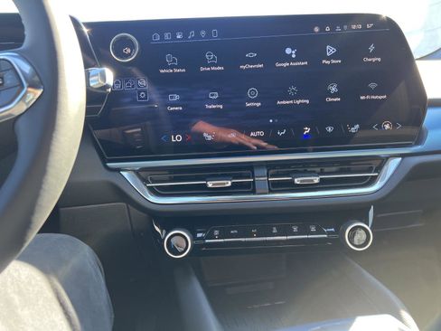 New 2026 Chevrolet Equinox EV LT image 34