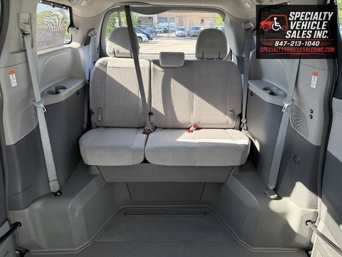 Used 2016 Toyota Sienna LE FWD image 30