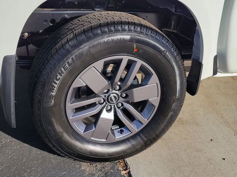 New 2026 Nissan Frontier SV w/ SV Convenience Package image 3