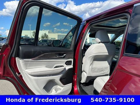 Used 2022 Jeep Grand Cherokee Overland image 32