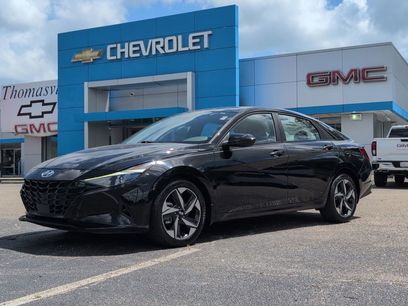 Used 2023 Hyundai Elantra SEL w/ Convenience Package