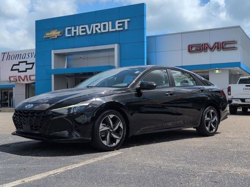 Used 2023 Hyundai Elantra SEL w/ Convenience Package image 1