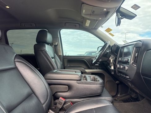 Used 2018 Chevrolet Silverado 1500 LT w/ LT Eassist Package image 11