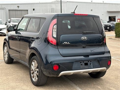 Used 2017 Kia Soul + image 7