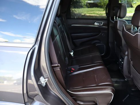 Used 2018 Jeep Grand Cherokee Overland AWD/4WD image 21