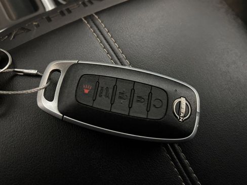 Used 2025 Nissan Pathfinder SV image 32