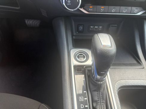 Used 2024 Nissan Sentra SV FWD image 21