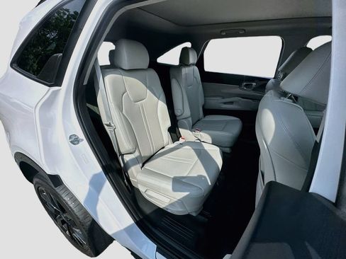 Certified 2023 Kia Sorento SX AWD/4WD image 28