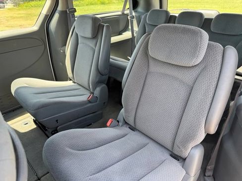 Used 2006 Dodge Grand Caravan SE FWD image 12
