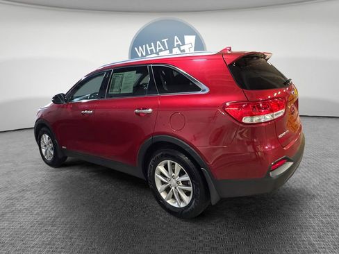 Used 2017 Kia Sorento LX w/ LX Convenience Package image 6