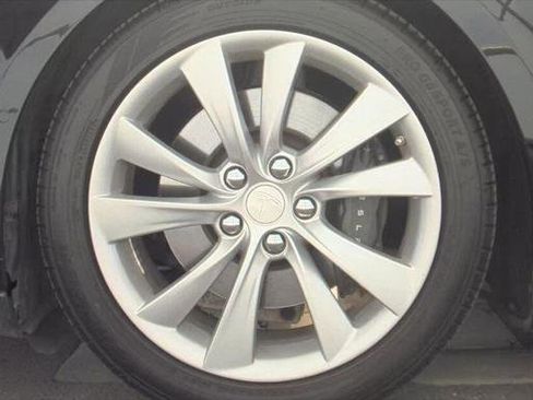 Used 2015 Tesla Model S 60 image 13