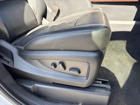 Used 2020 GMC Yukon XL SLT image 27