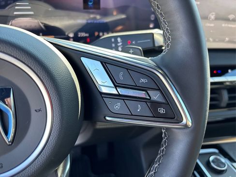 Used 2025 Buick Enclave Preferred w/ LPO, All-Weather Package image 27