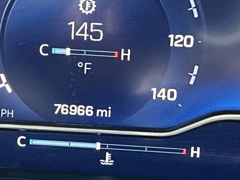 Used 2024 Chevrolet Silverado 2500 LT w/ Convenience Package image 32