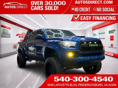 Used 2018 Toyota Tacoma TRD Sport AWD/4WD image 1