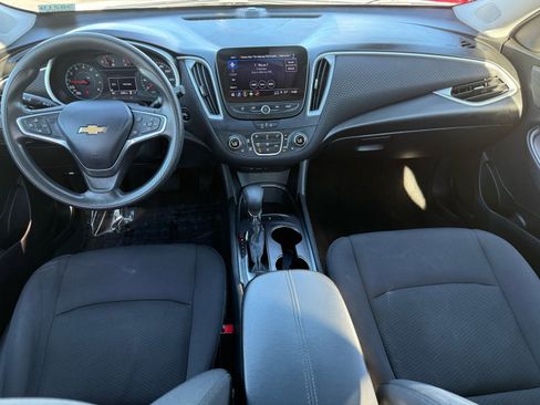 Used 2022 Chevrolet Malibu LT image 29