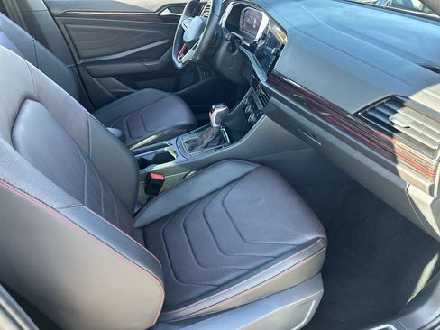 Certified 2023 Volkswagen Jetta GLI Autobahn FWD image 9