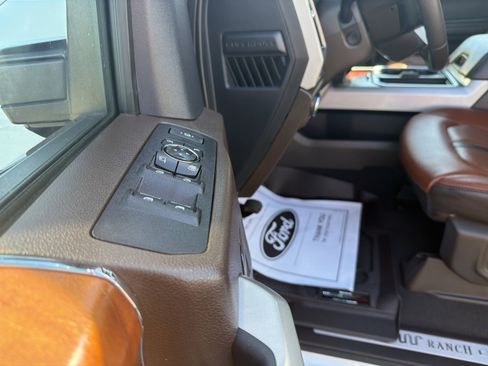 Used 2022 Ford F250 King Ranch w/ King Ranch Ultimate Package AWD/4WD image 14
