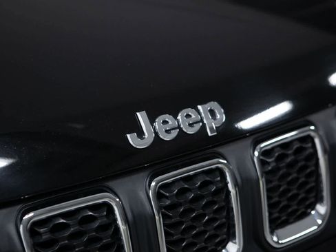 Used 2023 Jeep Compass Latitude image 29