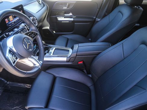 Certified 2025 Mercedes-Benz GLA 250 4MATIC image 17