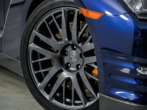 Used 2016 Nissan GT-R Premium image 4