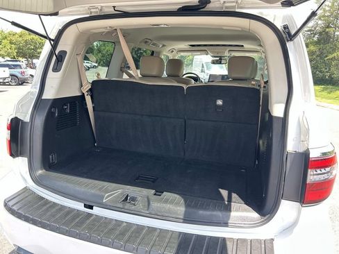Used 2022 Nissan Armada SL w/ Captain's Chairs Package RWD image 16