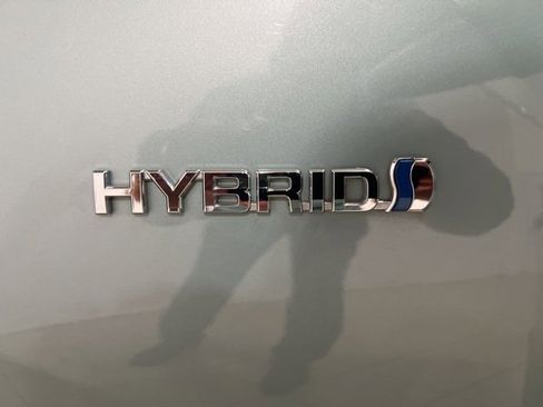 Used 2019 Toyota Prius image 18