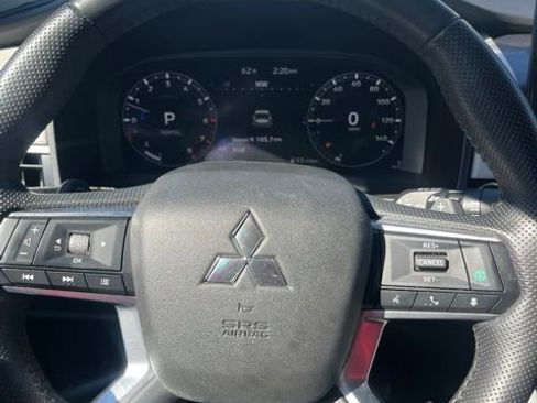 Used 2024 Mitsubishi Outlander SEL image 11