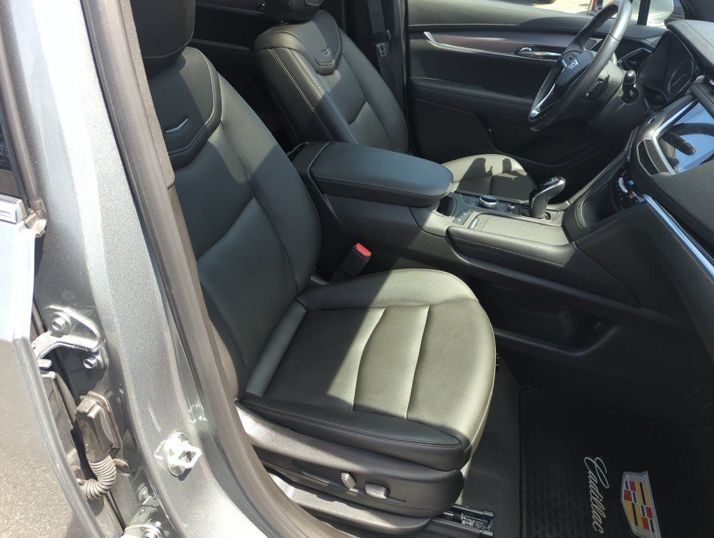 Used 2024 Cadillac XT6 Luxury AWD/4WD image 37