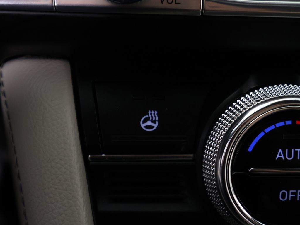 Used 2023 Genesis G70 2.0T AWD/4WD image 45