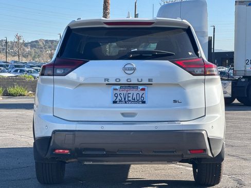 Used 2025 Nissan Rogue SL FWD image 5