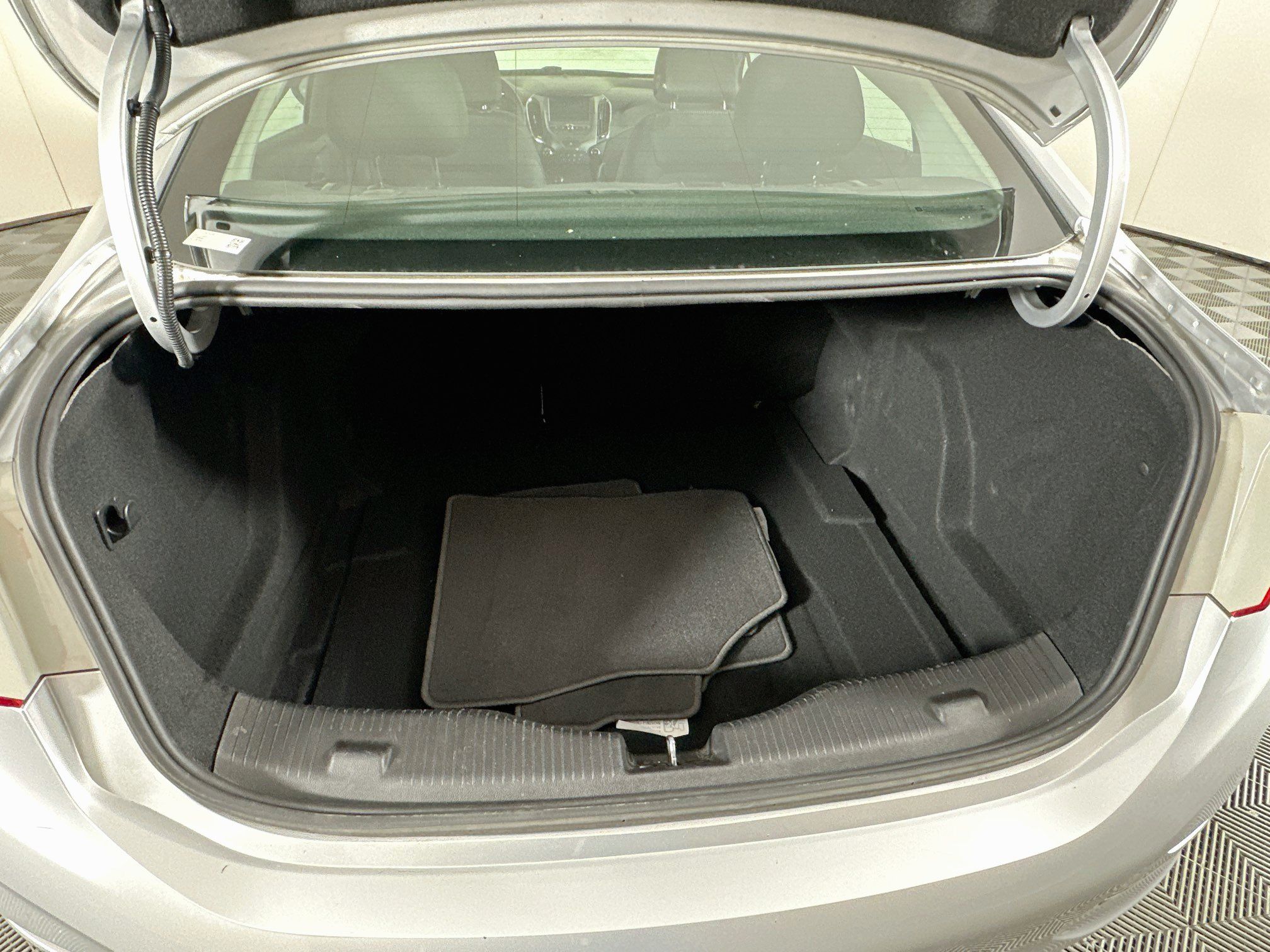 Used 2017 Chevrolet Cruze LT FWD image 26