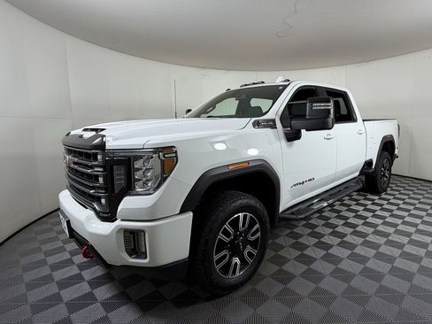 Used 2022 GMC Sierra 2500 AT4 AWD/4WD image 2