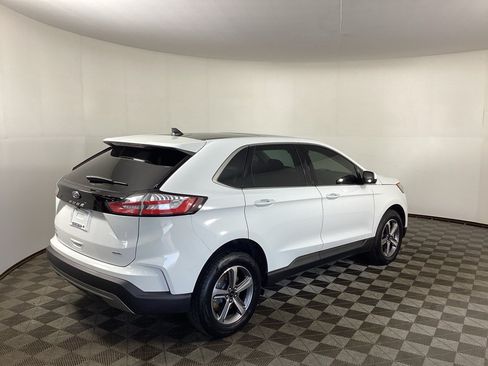 Certified 2024 Ford Edge SEL w/ Convenience Package AWD/4WD image 2