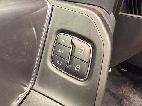 Used 2025 Ford F150 Lariat AWD/4WD image 22