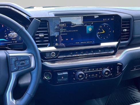 Used 2026 Chevrolet Silverado 1500 LT RWD image 6