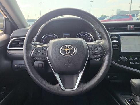 Used 2018 Toyota Camry LE w/ Convenience Package FWD image 19