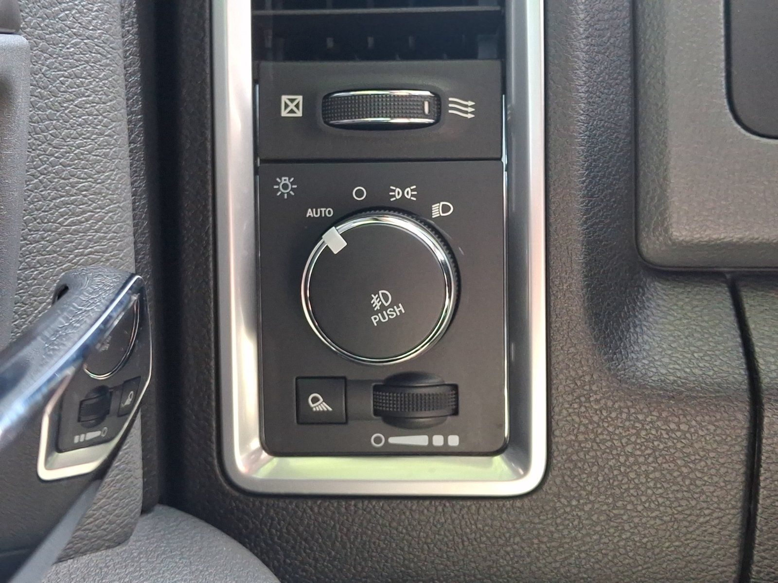 Used 2020 RAM 1500 Warlock AWD/4WD image 24