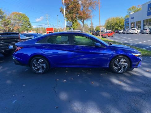 New 2025 Hyundai Elantra SEL w/ Cargo Package image 2