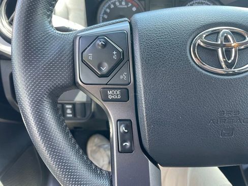 Used 2020 Toyota Tacoma TRD Sport AWD/4WD image 21