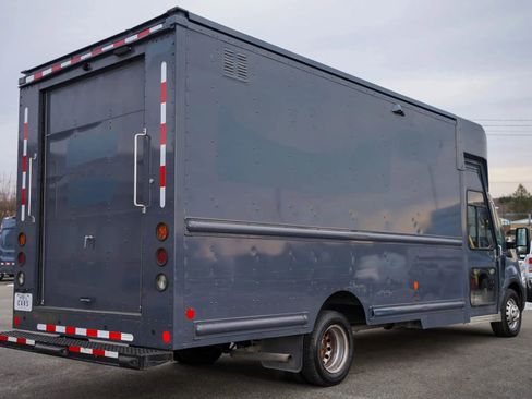 Used 2021 Ford Transit 350 DRW RWD image 7