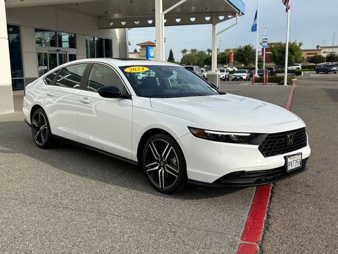 Used 2024 Honda Accord Sport image 3
