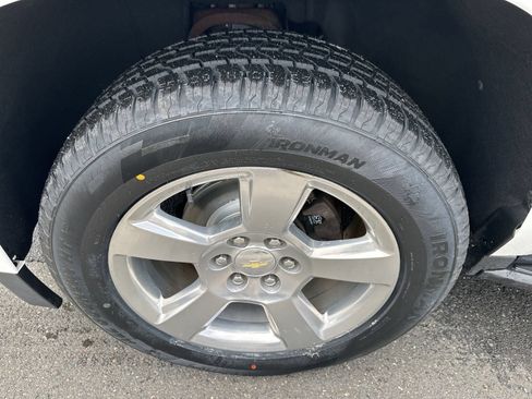 Used 2018 Chevrolet Suburban LT AWD/4WD image 9