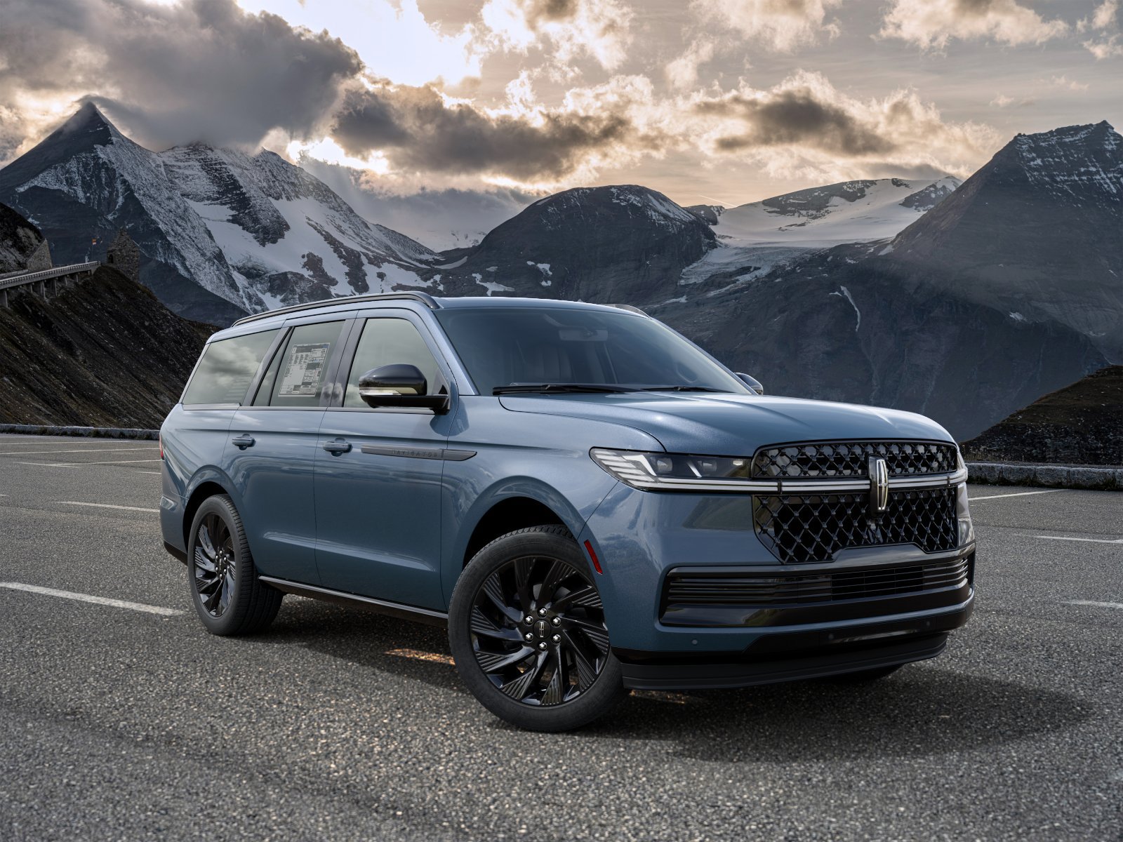 New 2027 Lincoln Navigator Reserve w/ Jet Appearance Package AWD/4WD image 7