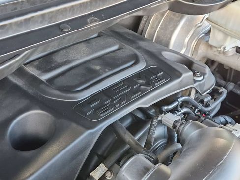 Used 2019 RAM 1500 Laramie AWD/4WD image 31