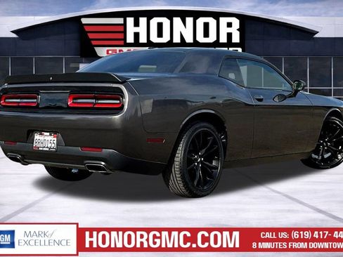 Used 2018 Dodge Challenger SXT w/ Blacktop Package image 6