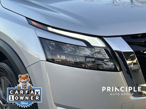 Used 2024 Nissan Pathfinder SV image 7