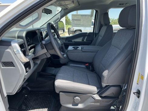 New 2025 Ford F250 XL w/ XL Chrome Package image 13