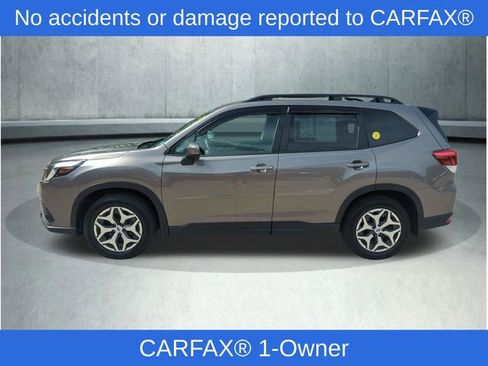 Used 2024 Subaru Forester Premium AWD/4WD image 2
