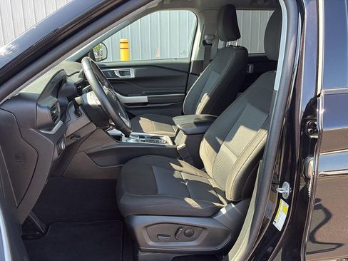 Used 2023 Ford Explorer XLT image 12